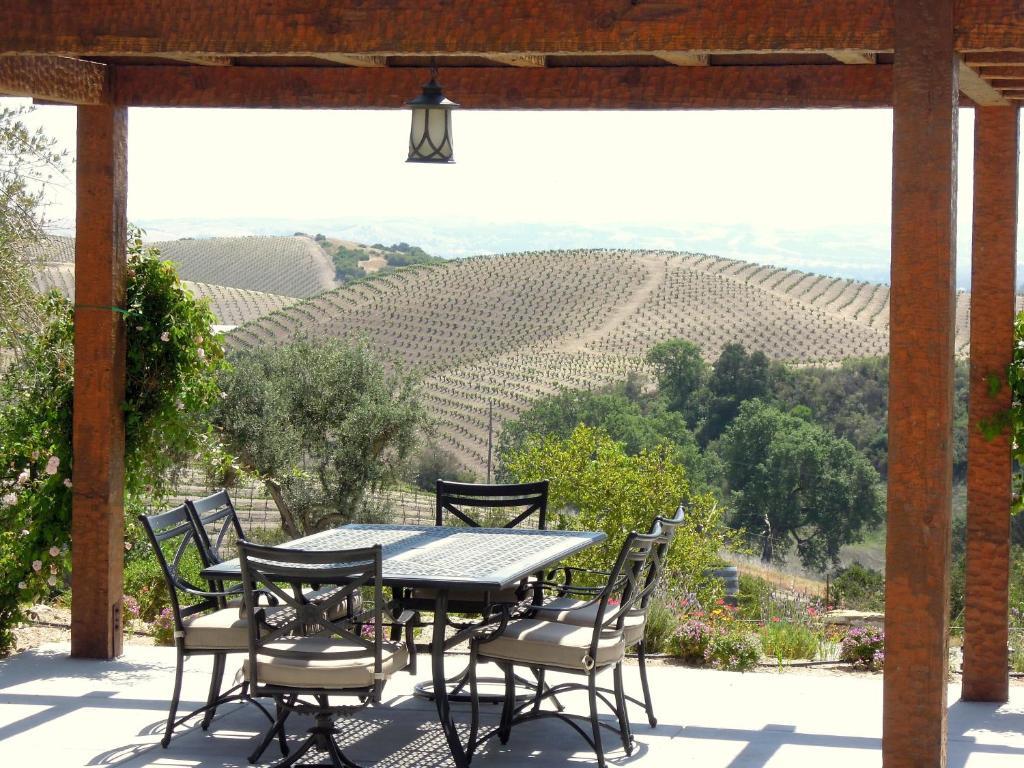 Croad Vineyards - The Inn Paso Robles Exterior photo